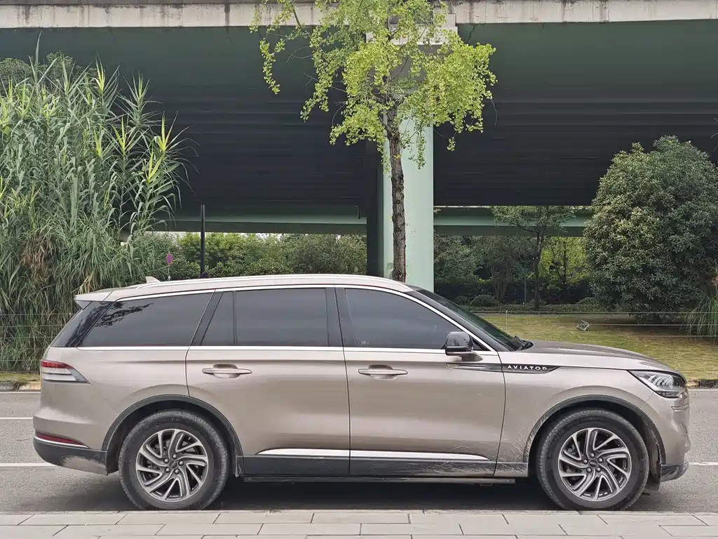 Lincoln Aviator — миниатюра 10