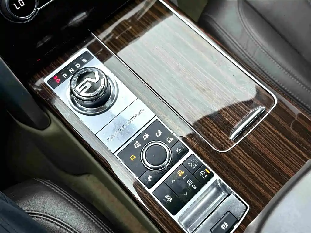 Land Rover Range Rover — миниатюра 12