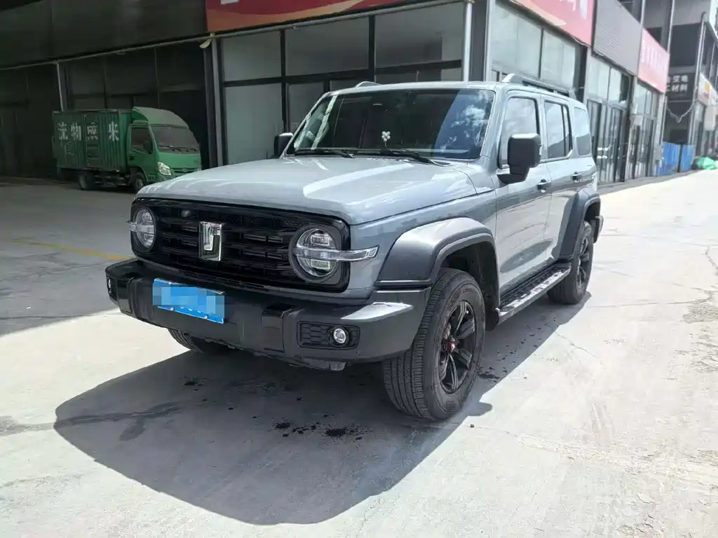 Tank Tank 300 2023