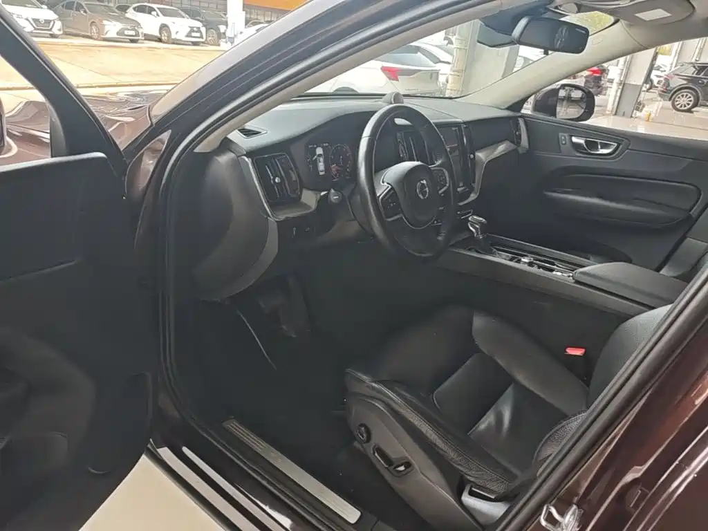Volvo XC60 — миниатюра 16