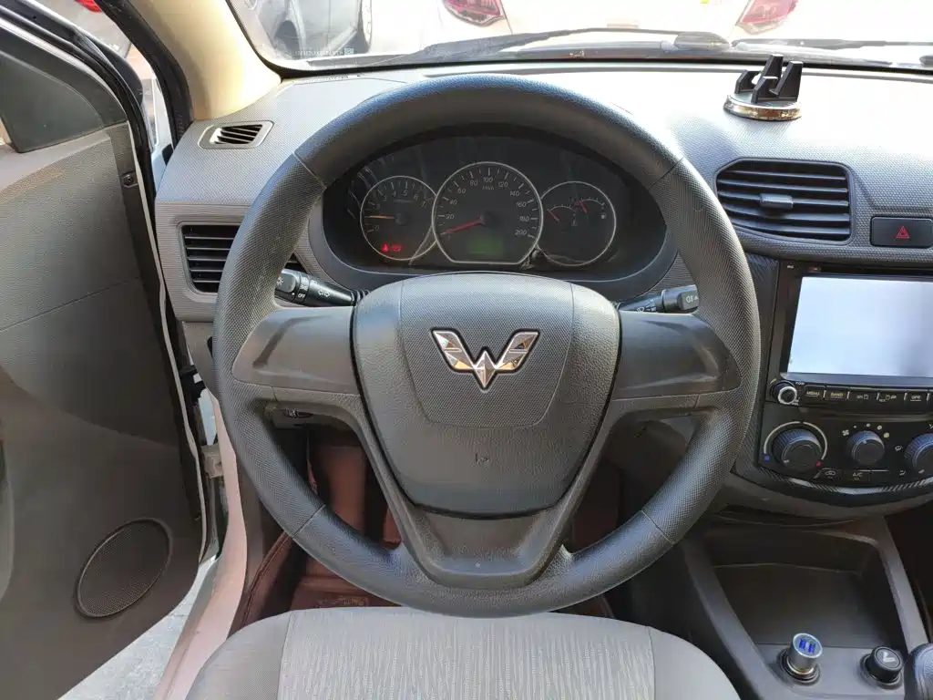 Wuling Hongguang — миниатюра 11