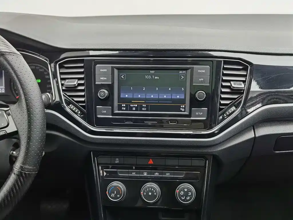 Volkswagen T-Roc — миниатюра 12