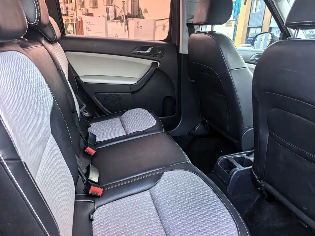 Skoda Yeti 1.4TSI DSG Innovation Edition, фото 7