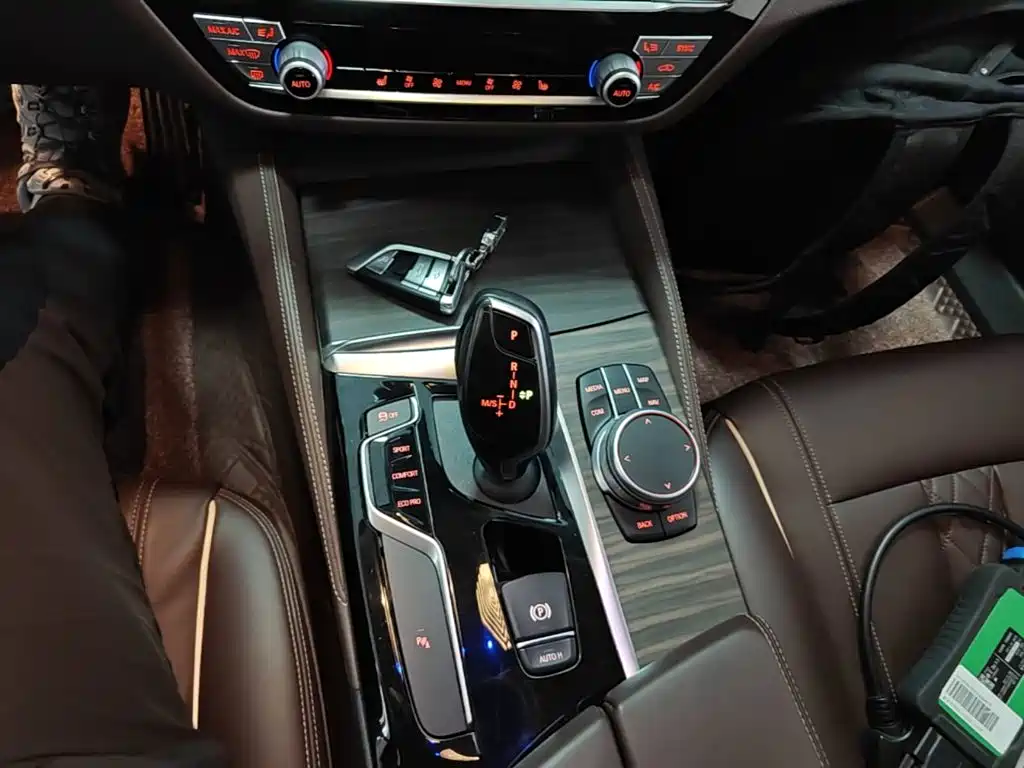 BMW 5 Series — миниатюра 14