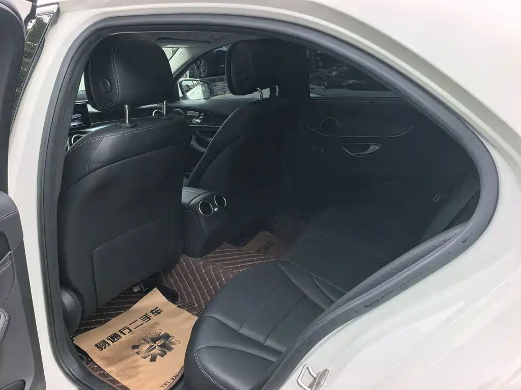 Mercedes-Benz C-Class — миниатюра 6