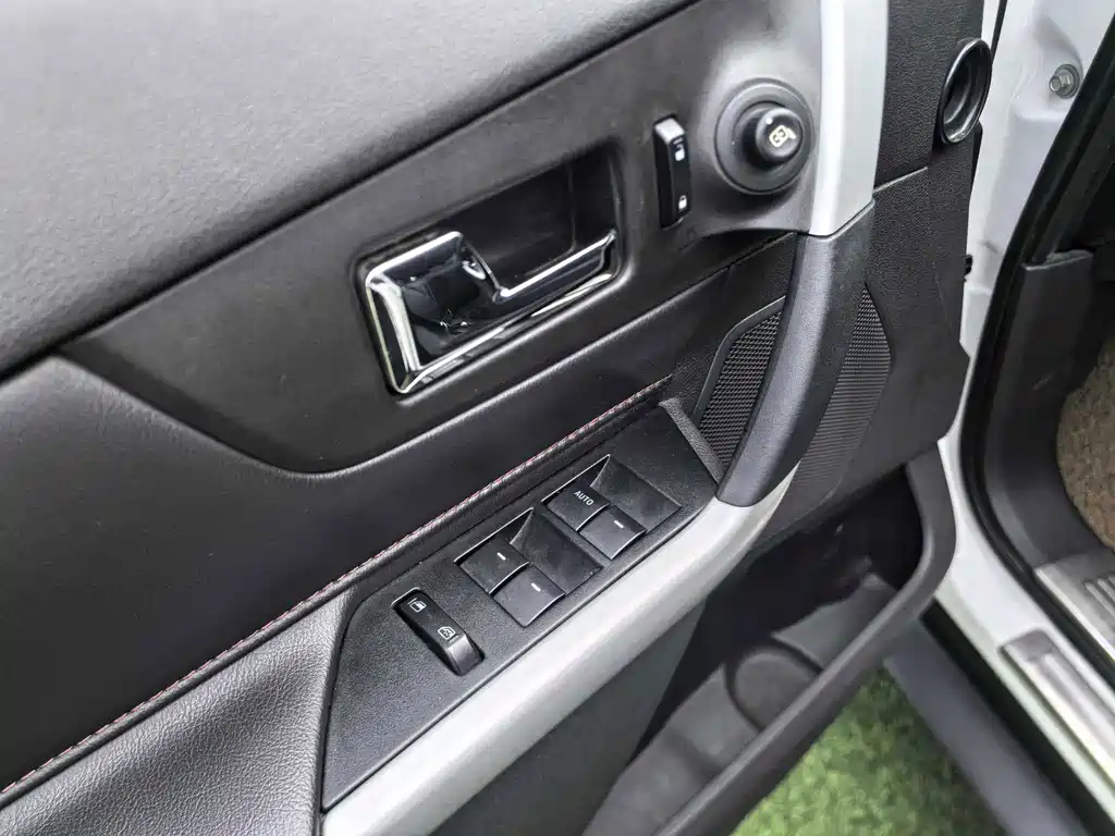 Ford Edge (Import) — миниатюра 18