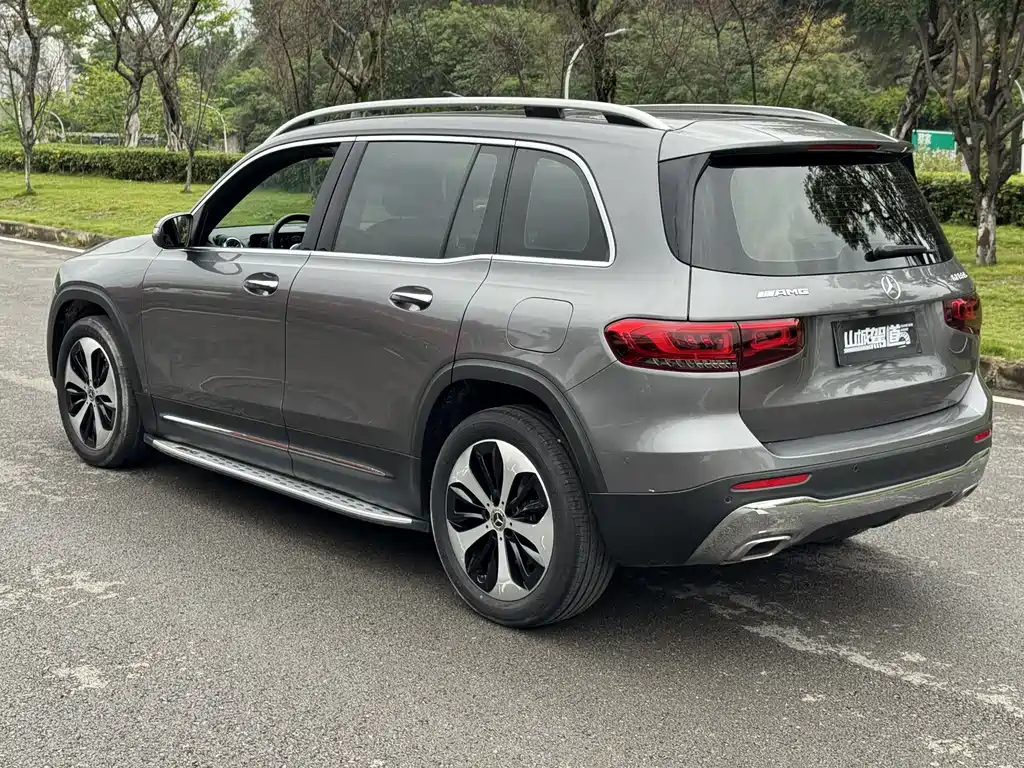 MERCEDES-BENZ GLB