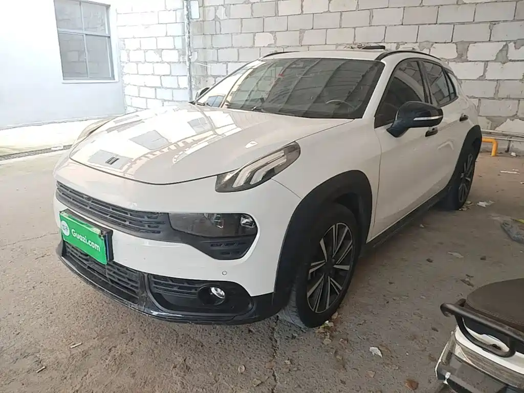 Lynk & Co 02