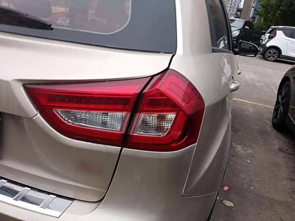 Geely Vision X3 — миниатюра 8