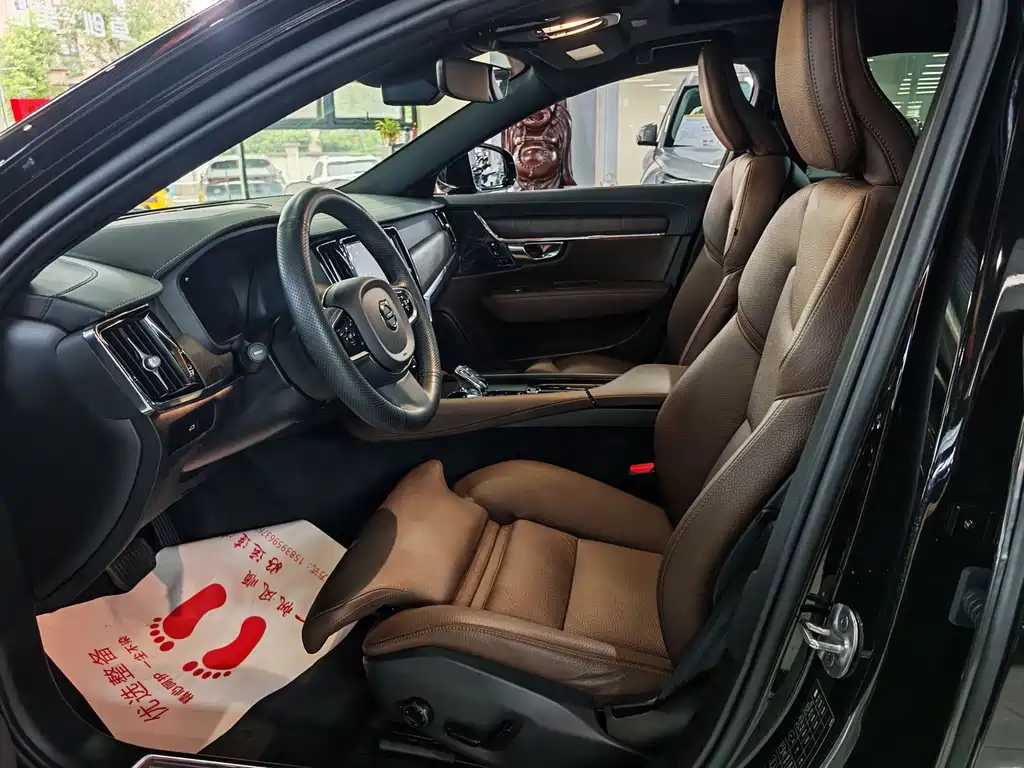 Volvo S90 — миниатюра 7