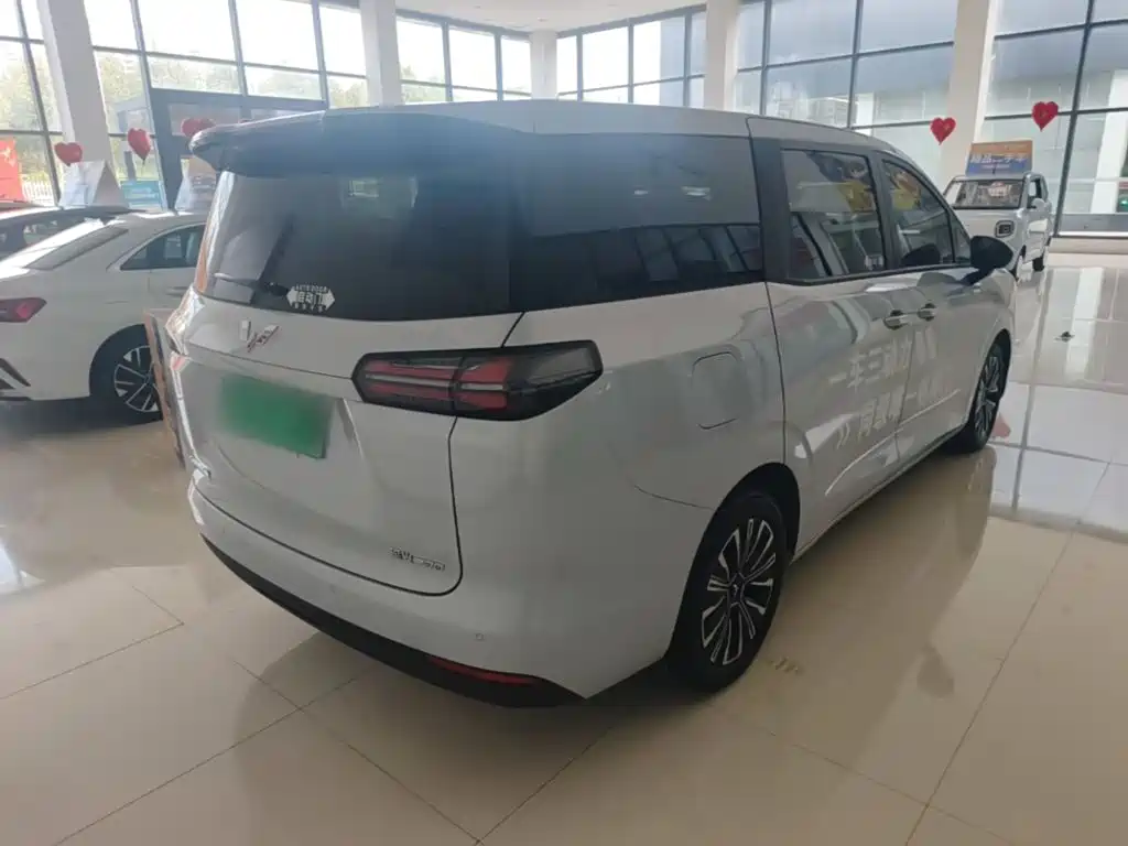 Wuling Xingguang 730 New Energy — миниатюра 7