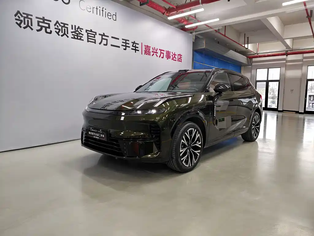 Lynk & Co 08 EM-P 2025