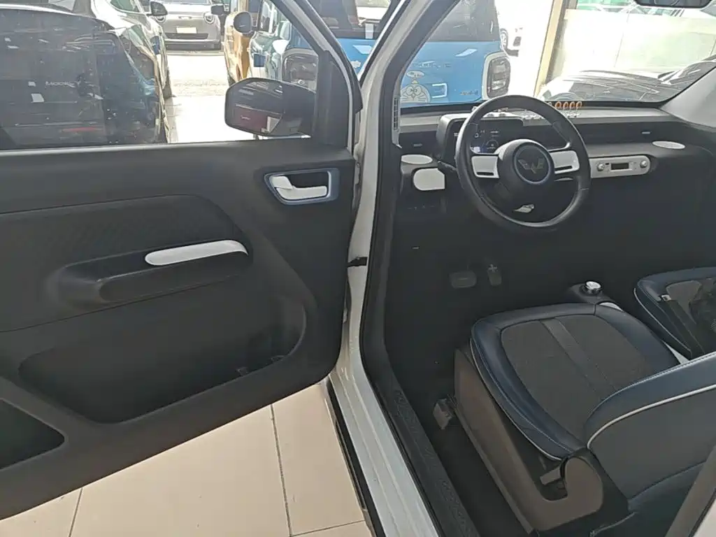 Wuling MINIEV — миниатюра 16