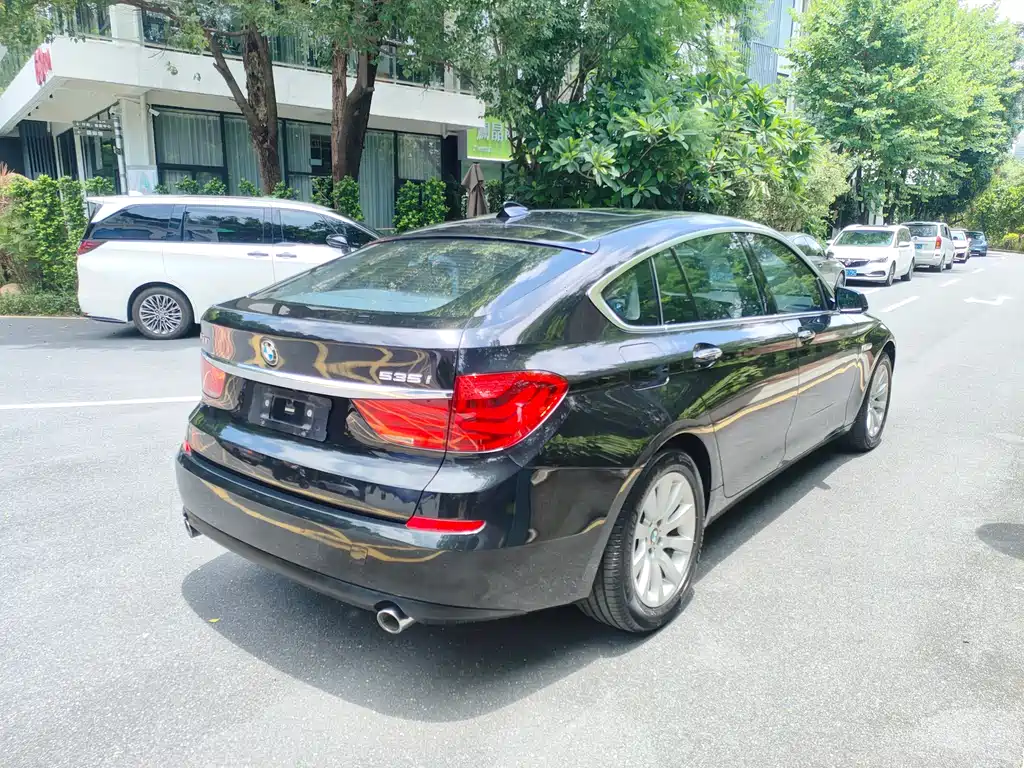 BMW 5 Series GT 5 GT 2010 535i Luxury