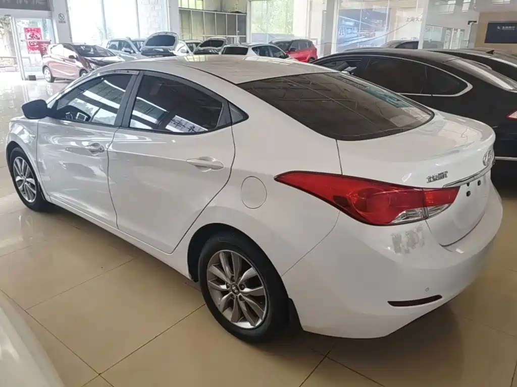 Hyundai Elantra Langdong — миниатюра 5