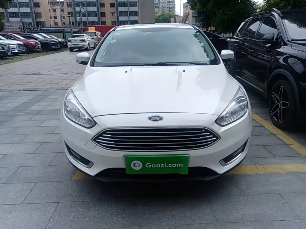 Ford Focus 2015 1.6L AT