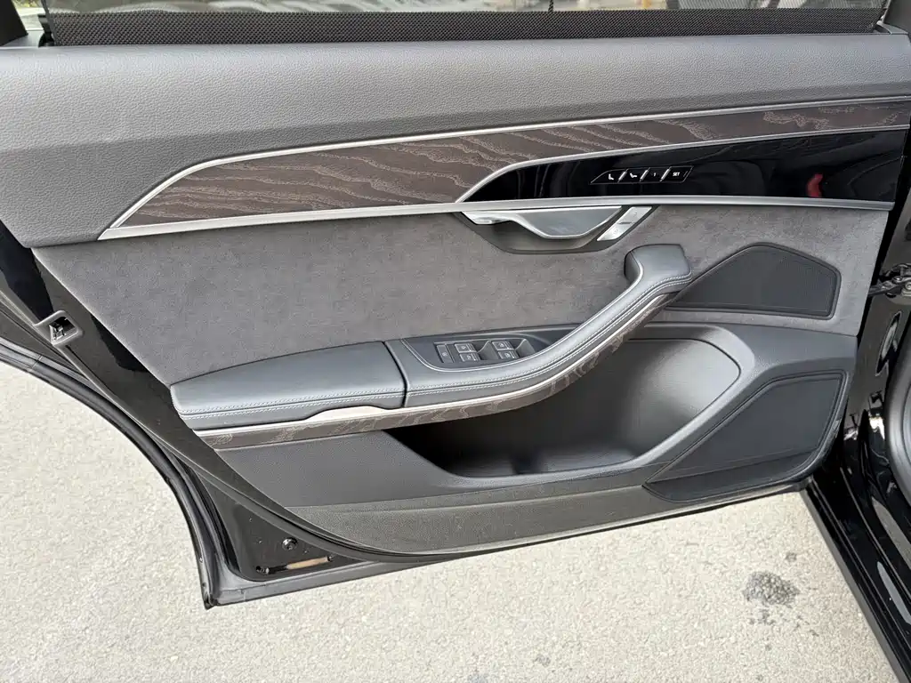 Audi A8 — миниатюра 16