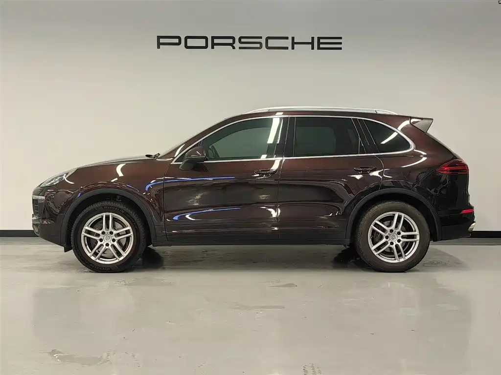 Porsche Cayenne — миниатюра 9