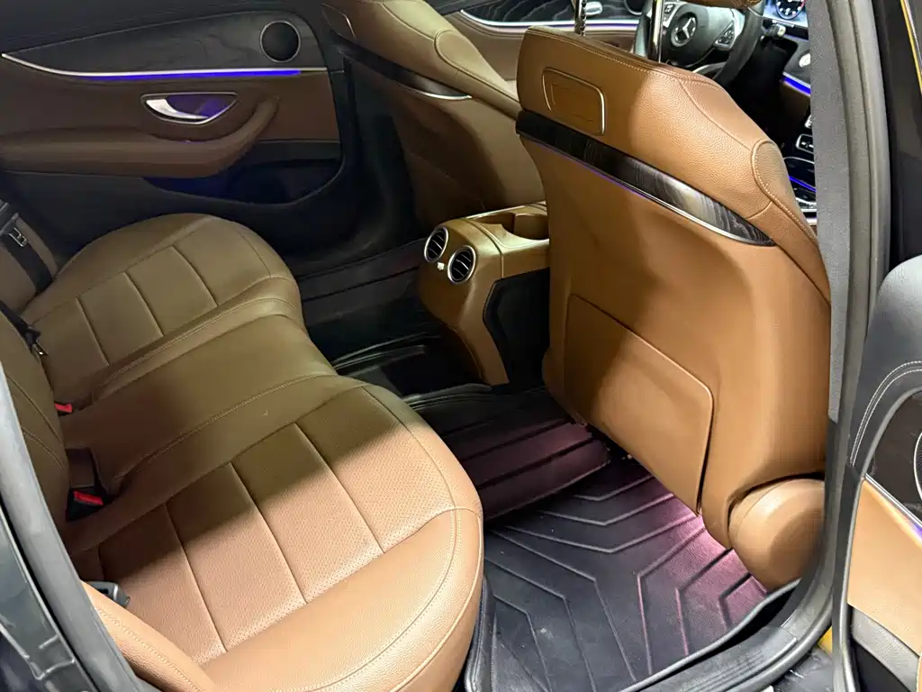 Mercedes-Benz E-Class — миниатюра 14