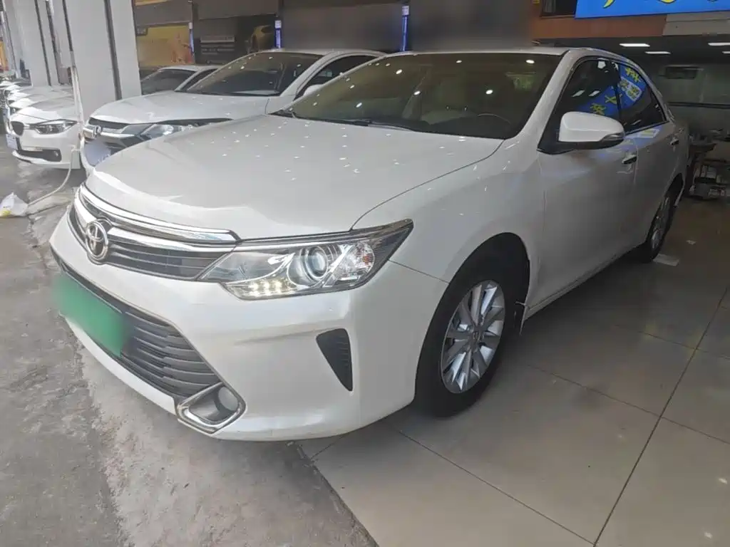 Toyota Camry — миниатюра 2