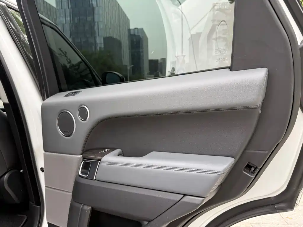 Land Rover Sport — миниатюра 12