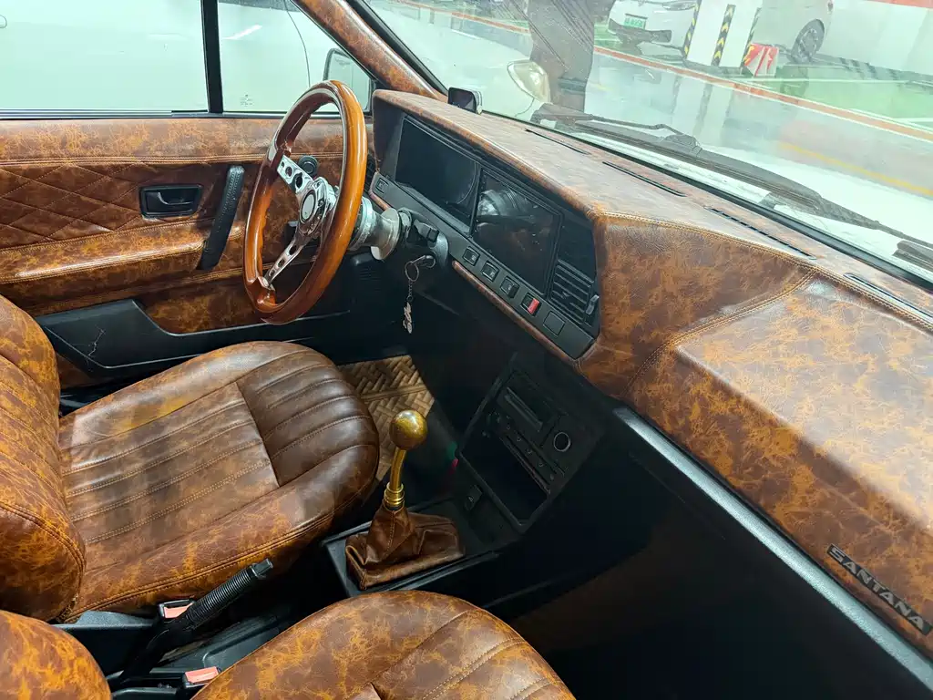 Volkswagen Santana Classic — миниатюра 6