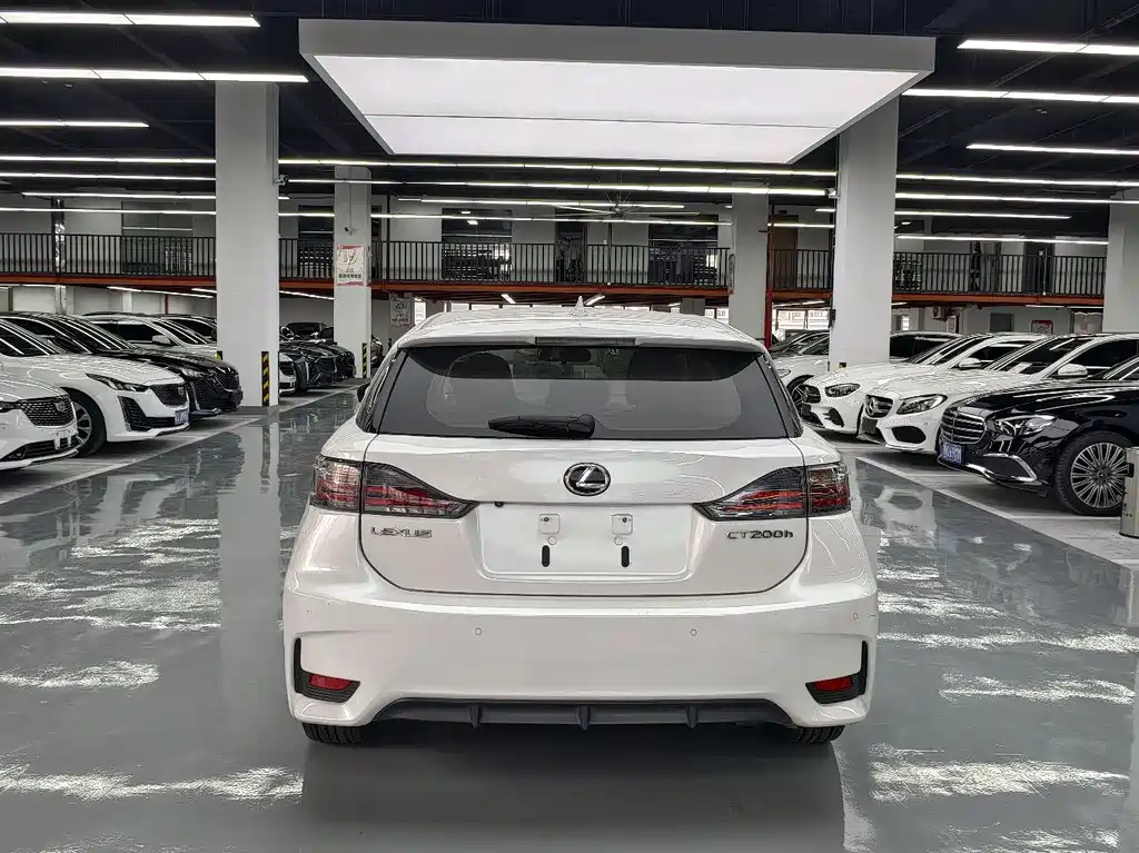 Lexus CT — миниатюра 15
