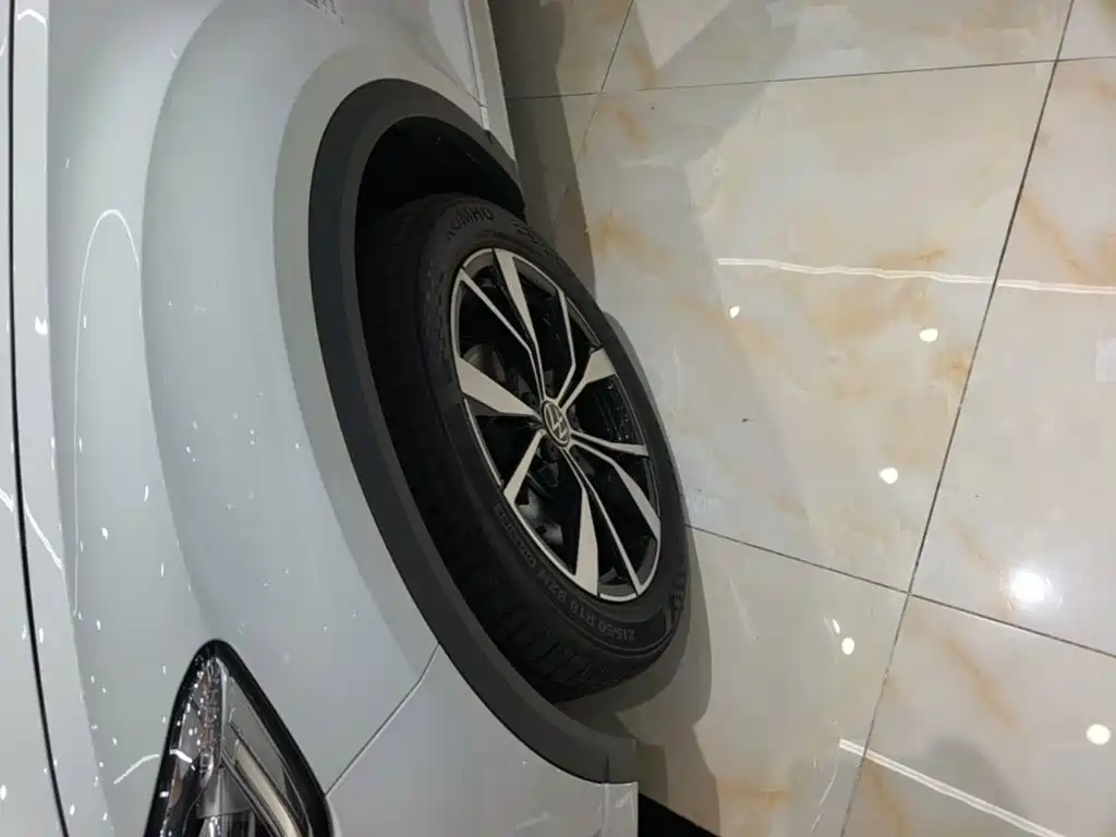 Volkswagen T-Roc — миниатюра 23