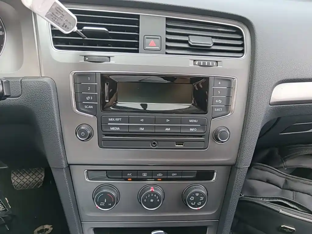 Volkswagen Golf — миниатюра 13