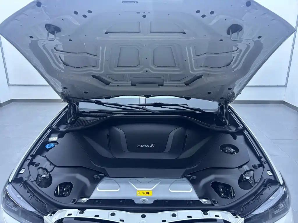 BMW iX3 — миниатюра 8