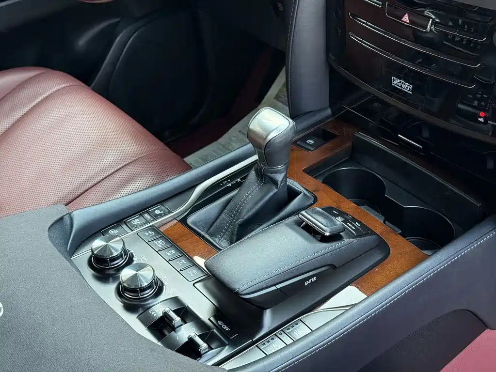 Lexus LX — миниатюра 14
