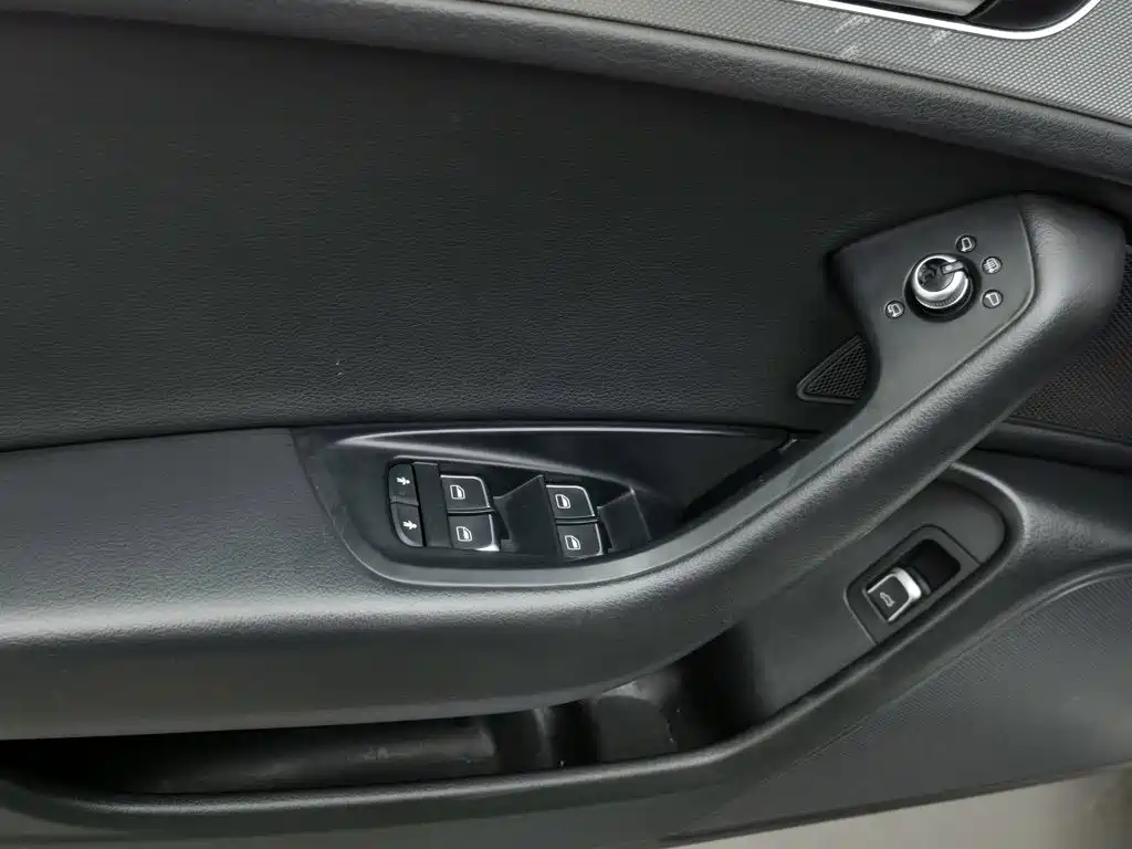 Audi A6L — миниатюра 9