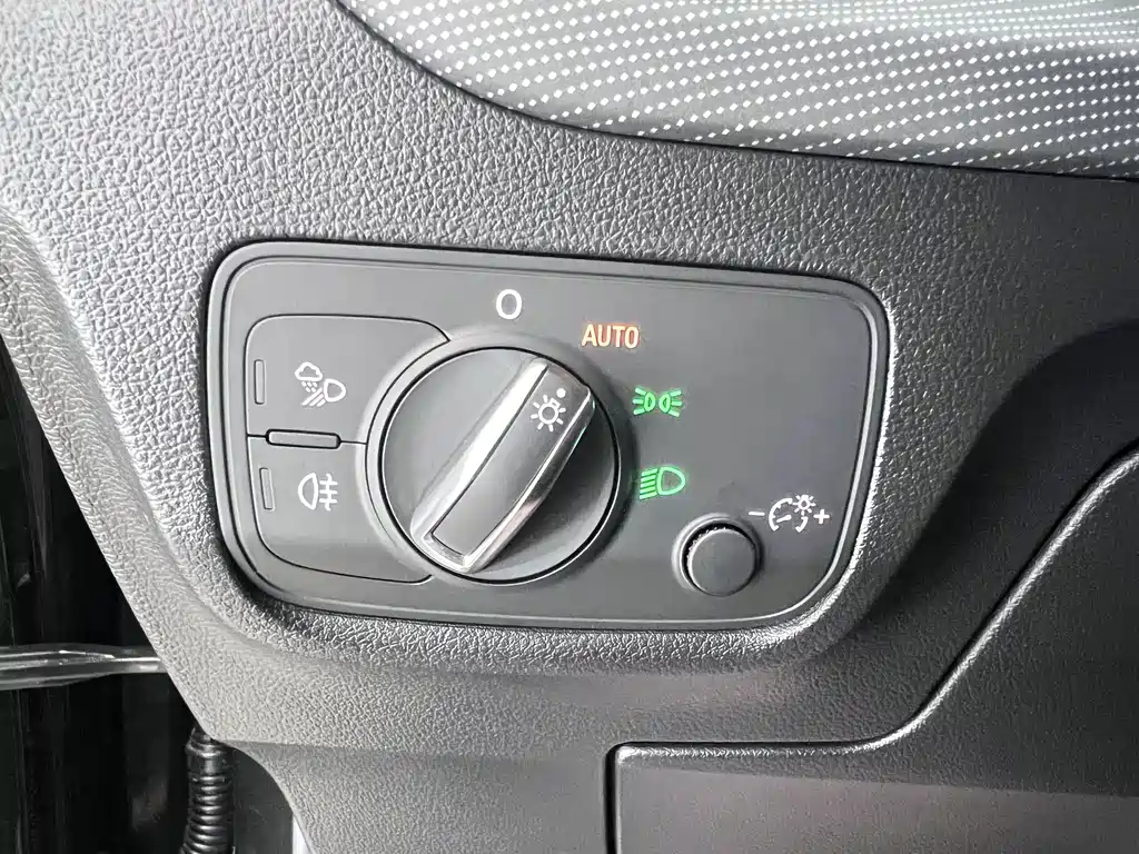 Audi Q2L 2022 35 TFSI Fashion