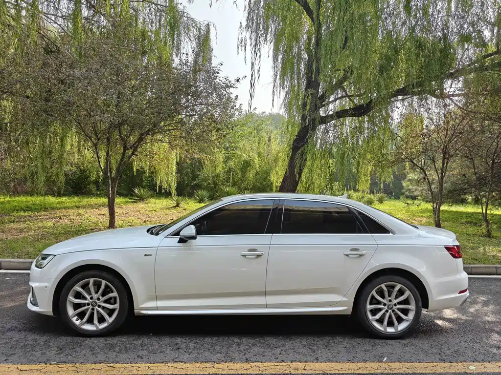 Audi A4L — миниатюра 2