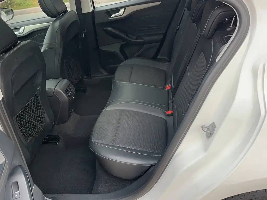 Ford Focus — миниатюра 16