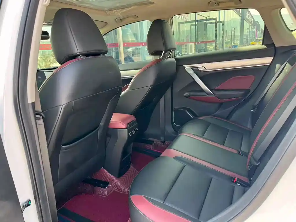 Geely Binyue — миниатюра 8
