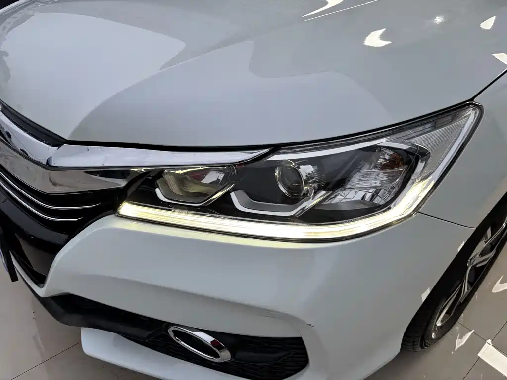 Honda Accord — миниатюра 8