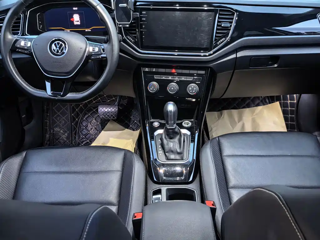 Volkswagen T-Roc — миниатюра 10