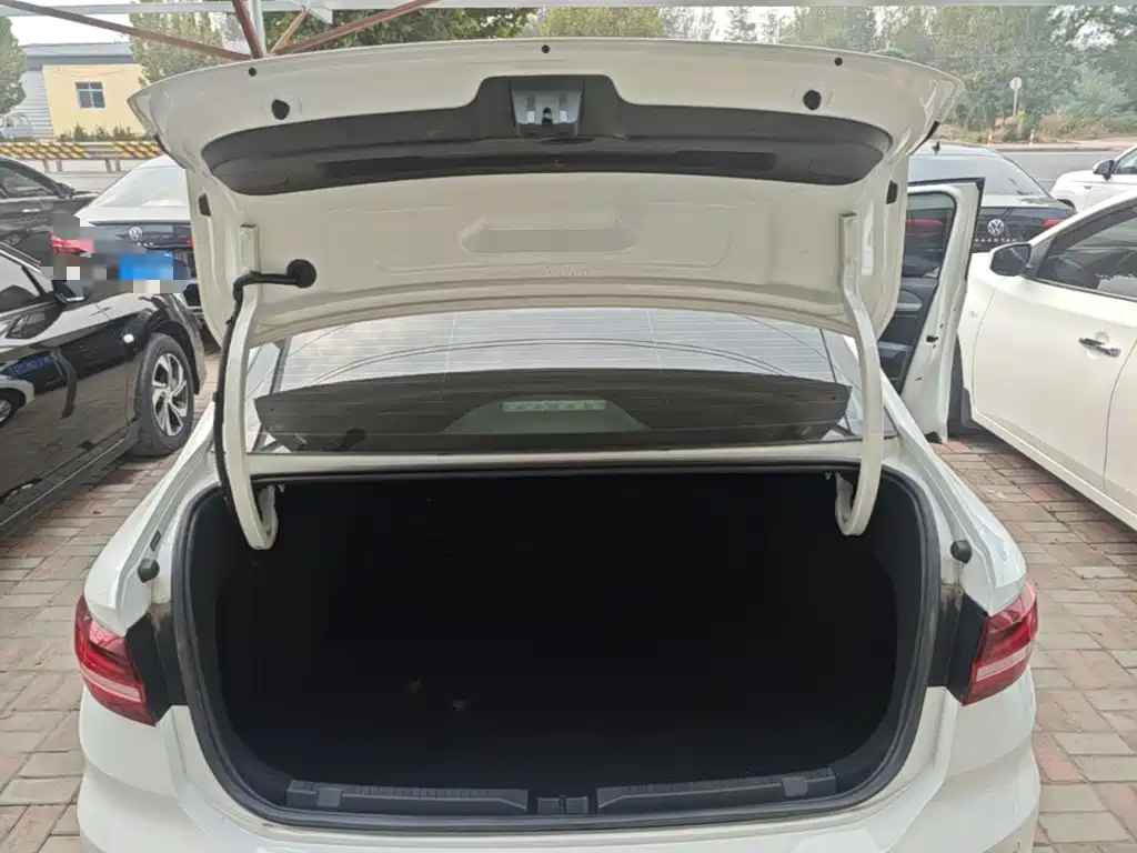 Volkswagen Lavida — миниатюра 19