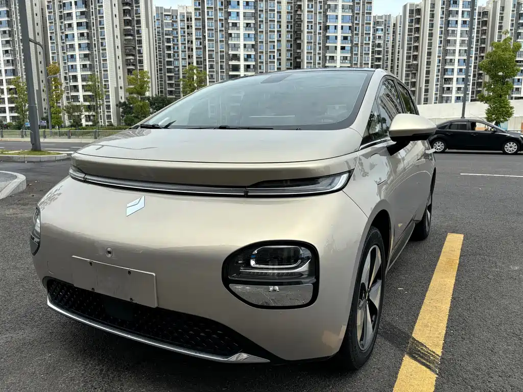 Baojun Yunduo — миниатюра 12