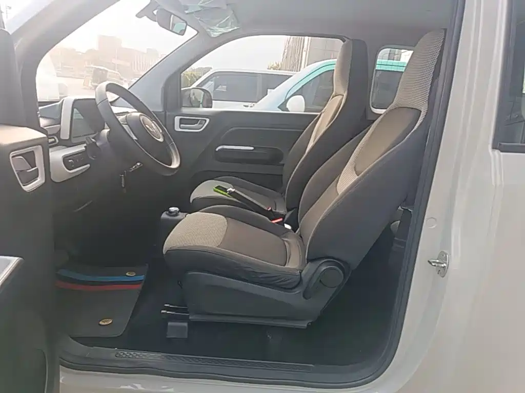 Wuling MINIEV — миниатюра 15