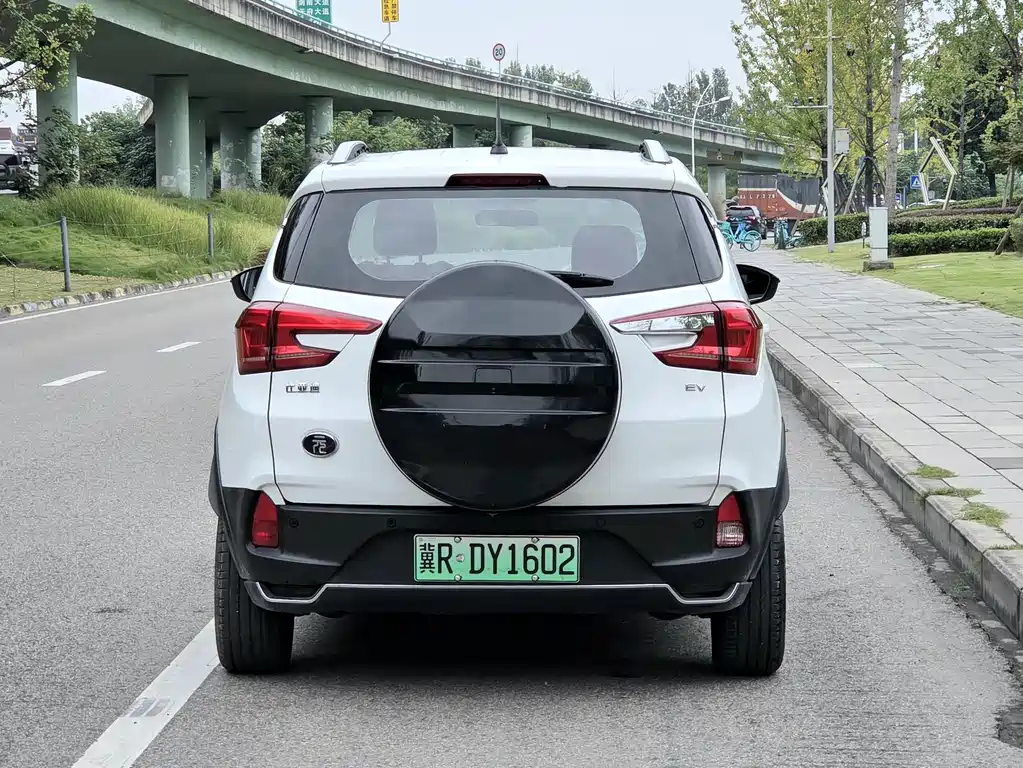 BYD Yuan EV — миниатюра 6