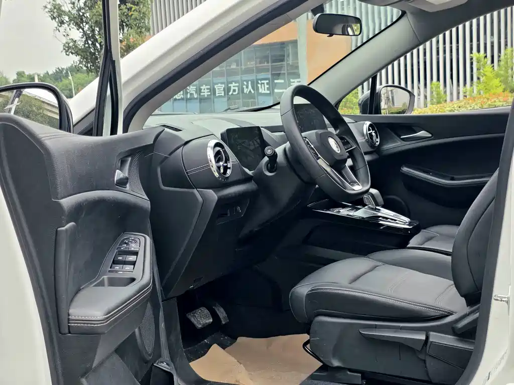 BYD Yuan EV — миниатюра 9