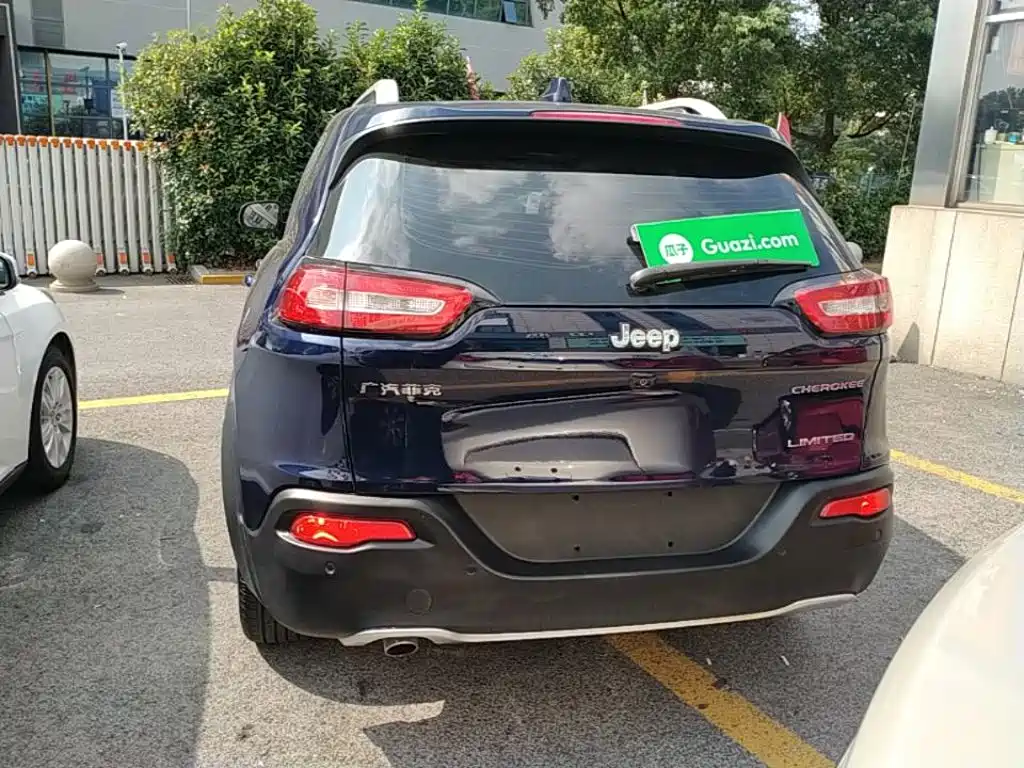 Jeep Cherokee — миниатюра 6