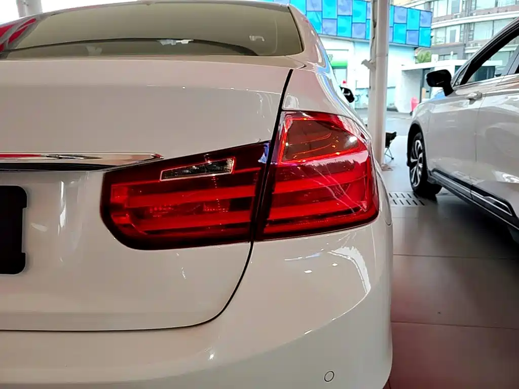 BMW 3 Series — миниатюра 8
