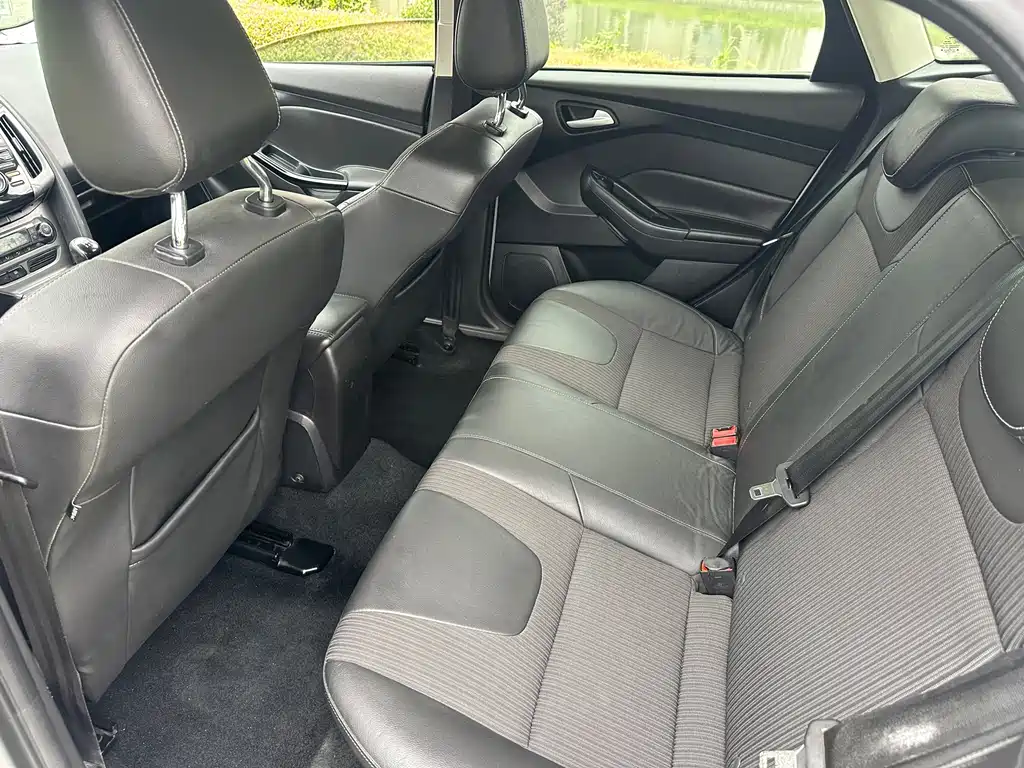 Ford Focus — миниатюра 11