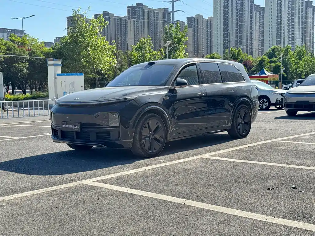 Li Auto Li L9 2025