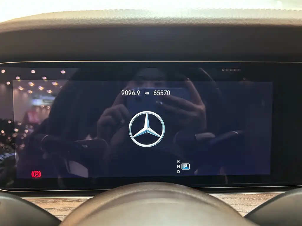 Mercedes-Benz E-Class — миниатюра 5