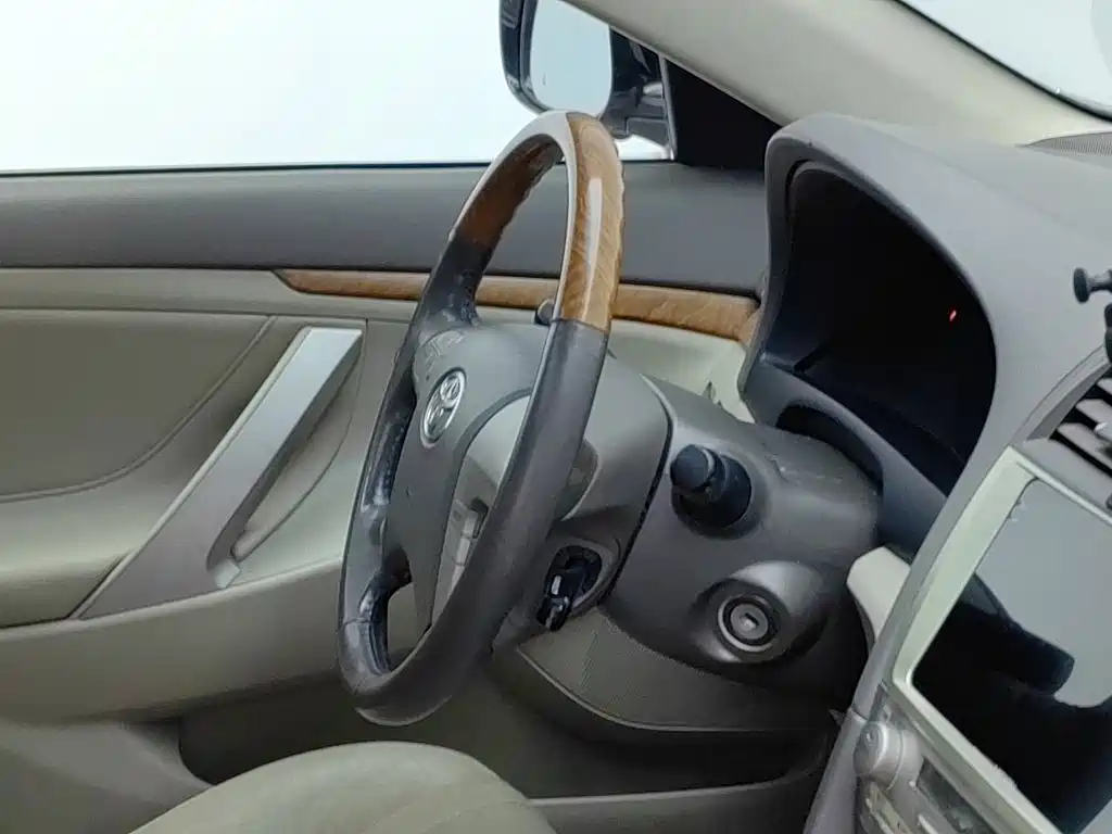 Toyota Camry — миниатюра 22