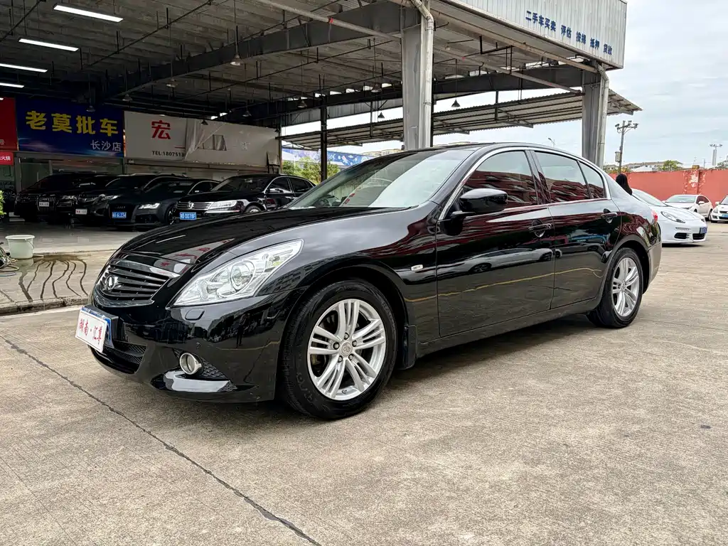 Infiniti G 2010